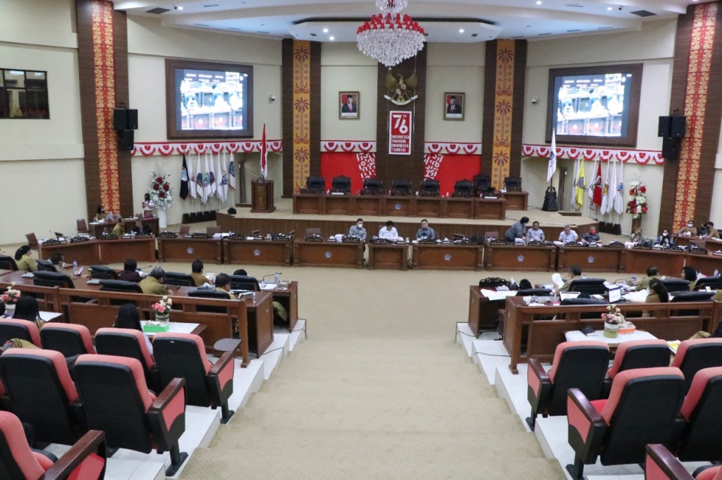 Rapat Pembahasan Ranperda Perubahan APBD Provinsi Sulawesi Utara Tahun Anggaran 2021 Bersama Tim Anggaran Pemerintah Daerah
